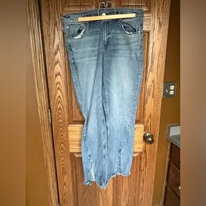 Split hem jeans